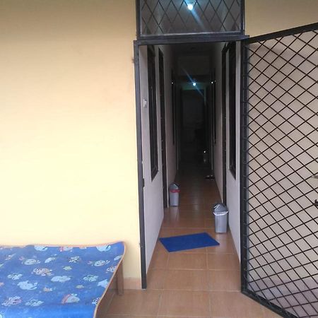 Danyshom Hotel Cikarang Bagian luar foto