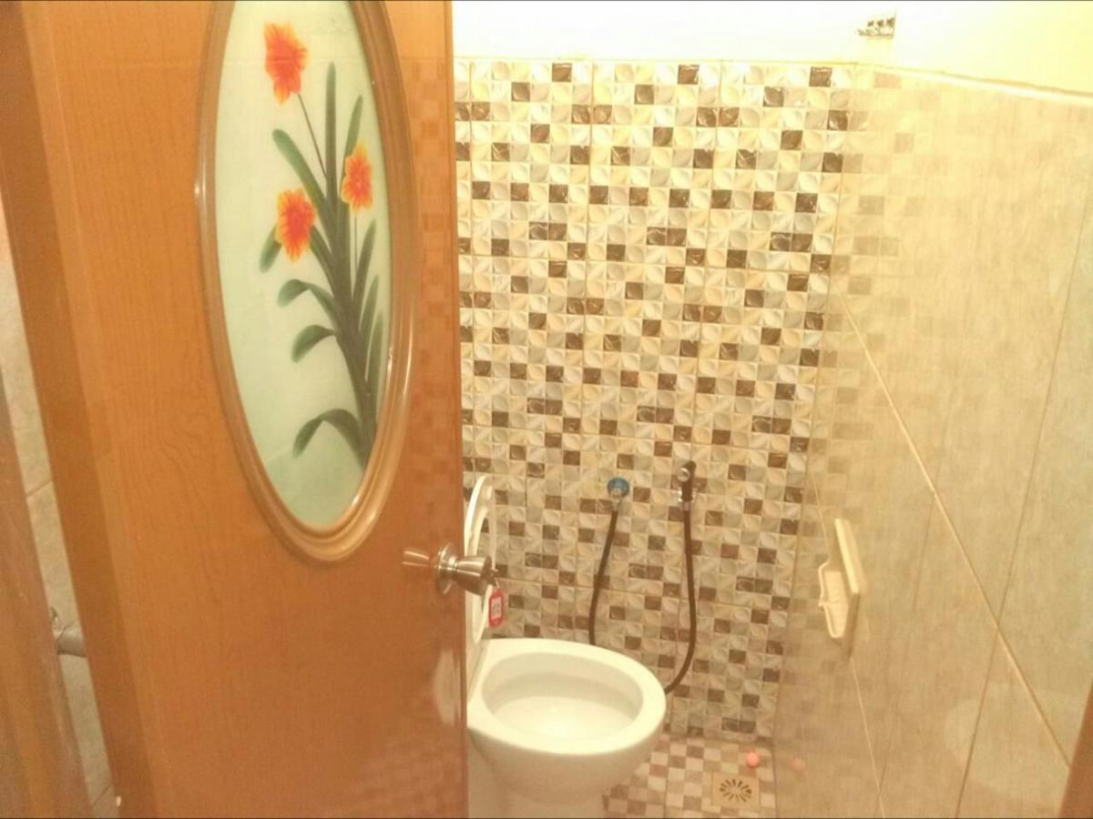 Danyshom Hotel Cikarang Bagian luar foto