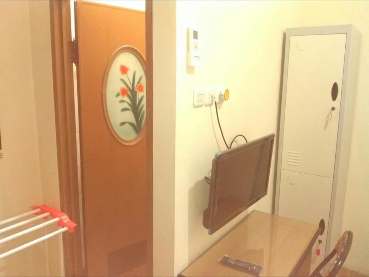 Danyshom Hotel Cikarang Bagian luar foto