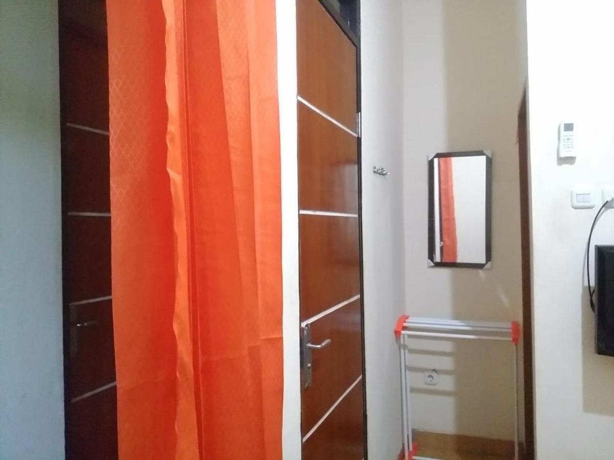 Danyshom Hotel Cikarang Bagian luar foto
