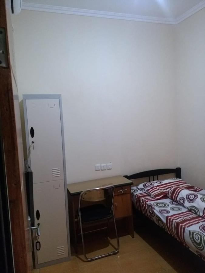 Danyshom Hotel Cikarang Bagian luar foto