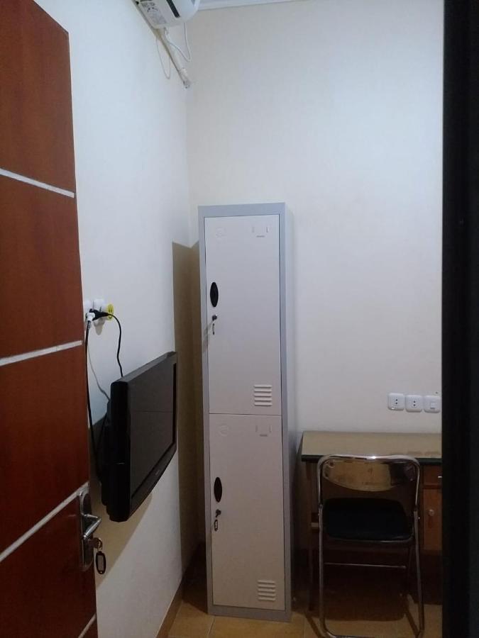 Danyshom Hotel Cikarang Bagian luar foto